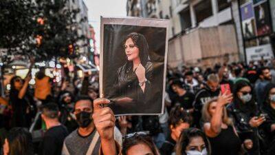 Bella Hadid, Justin Bieber and More Celebs Speak Out About Death of Iranian Woman - www.etonline.com - Iran