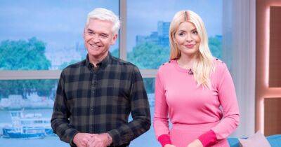 Petition to 'axe' Holly Willoughby and Phillip Schofield from This Morning reaches new high as fans defend stars - www.manchestereveningnews.co.uk - county Hall - county Windsor