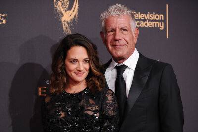Asia Argento sent explosive text to ‘possessive’ Anthony Bourdain before his suicide: book - nypost.com - France - New York - Rome