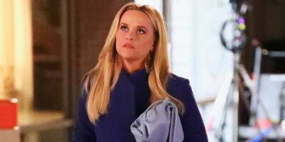 Reese Witherspoon Gets Frustrated On a Phone Call For 'The Morning Show' Season 3 Filming - www.justjared.com - New York