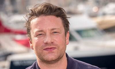 Jamie Oliver has fans stunned with never-before-seen childhood photos - hellomagazine.com - Italy