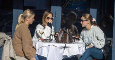 Sam Faiers turns to new BFF for support on girls' lunch outing amid Ferne drama - www.ok.co.uk