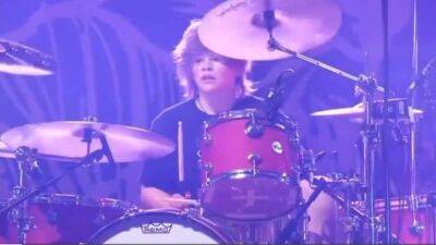 Taylor Hawkins’ 16-Year-Old Son Shane Joins Foo Fighters on the Drums at Emotional Tribute Concert (Video) - thewrap.com - New York - Taylor
