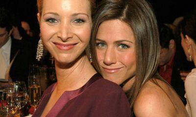 Lisa Kudrow's close bond with co-star Jennifer Aniston revealed - and it's too cute - hellomagazine.com