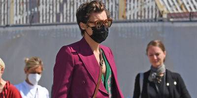 Harry Styles Arrives in Italy for Venice Film Festival 2022 - www.justjared.com - Italy
