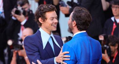Harry Styles Kisses Nick Kroll on the Lips During Standing Ovation for 'Don't Worry Darling' in Venice (Video) - www.justjared.com - Italy