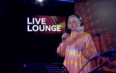 Watch Self Esteem deliver an acoustic cover of Becky Hill’s ‘Remember’ - www.nme.com