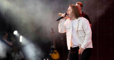 Lewis Capaldi reveals Tourette's syndrome diagnosis and admits it 'makes so much sense' - www.dailyrecord.co.uk