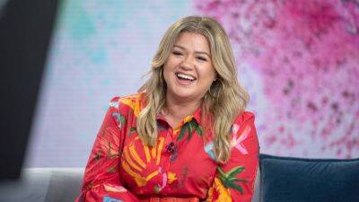 Kelly Clarkson on Emotional 'American Idol' Anniversary, Welcoming Jennifer Hudson to Daytime TV (Exclusive) - www.etonline.com - USA - Texas