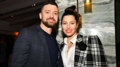 Justin Timberlake and Jessica Biel Pack on PDA During Beach Day in Italy - www.etonline.com - Paris - Italy