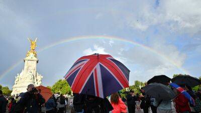 Queen Elizabeth Dead at 96: Double Rainbow Appears Over Buckingham Palace - www.etonline.com - Britain - Scotland - Charlotte - county King And Queen - city York - county Prince Edward