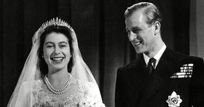 Queen Elizabeth II Paid for Her Silk and Pearl Wedding Gown With WWII Ration Coupons - www.usmagazine.com - Britain - county Andrew - county King George - county Prince Edward