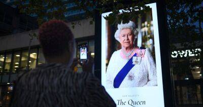 A cry of 'God save the Queen' before Rita drops her shopping and sobs in the street - Manchester in mourning following death of Queen Elizabeth - www.manchestereveningnews.co.uk - Manchester - Nigeria