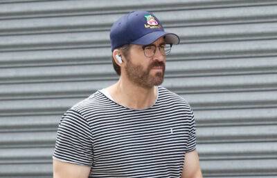 Ryan Reynolds Is Looking Buff in New Photos from NYC Stroll - www.justjared.com - New York