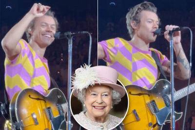 Harry Styles honors Queen Elizabeth after her death at NYC concert - nypost.com - Britain - Scotland - New York