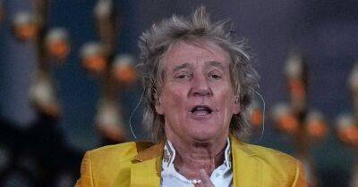 Sir Rod Stewart says it's been a 'devastating 48 hours' as he pays tribute to Queen after death of his brother - www.manchestereveningnews.co.uk - county King And Queen