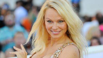 Watch the First Trailer for Pamela Anderson’s Netflix Documentary - www.glamour.com - Arizona - county Lee - city Anderson