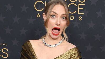 Amanda Seyfried Handled Her Wardrobe Malfunction at the Critics Choice Awards Like a Pro—Watch the Video and See Pics - www.glamour.com - Los Angeles - county Holmes - county Stewart