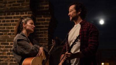 Sundance Review: Eve Hewson Breaks Out In John Carney’s ‘Flora And Son’ - deadline.com - New York - Ireland - Dublin