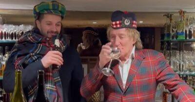 Rod Stewart dons tartan blazer and Glengarry as he wishes fellow Scots a happy Burns Night - www.dailyrecord.co.uk - Scotland