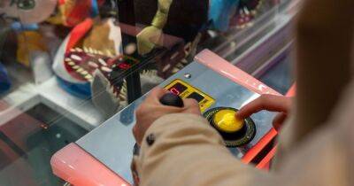 Arcade worker shares clever hack to help you win prizes in claw machine - www.dailyrecord.co.uk - Scotland - Beyond