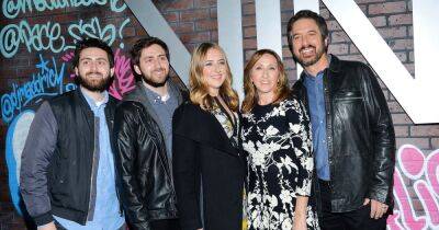 A Guide to Ray Romano’s Family: Meet His Wife, Brothers and 4 Children - www.usmagazine.com - New York - Los Angeles