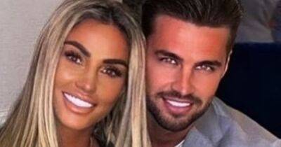 Katie Price and ex Carl Woods 'reunite' after calling off dream wedding last year - www.dailyrecord.co.uk