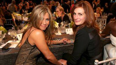 Everything We Know About the Julia Roberts and Jennifer Aniston Body-Swap Comedy - www.glamour.com