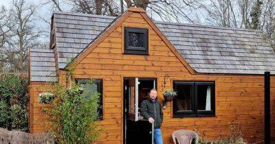 Man who built tiny 'eco-home' in person's back garden saves £600-a-month on bills - www.dailyrecord.co.uk - Beyond