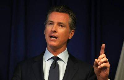 Gavin Newsom Vetoes WGA And SAG-AFTRA Backed-Bill To Provide Unemployment Benefits To Striking Workers - deadline.com - USA - California