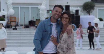 Mark Wright and Michelle Keegan fans flock to defend couple over parenting remarks - www.manchestereveningnews.co.uk