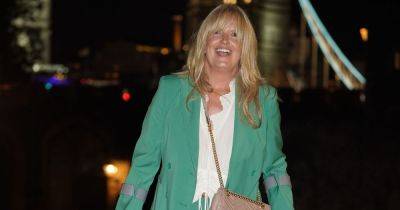 Rod Stewart's wife Penny Lancaster confirms nasty injury after attending book launch in crutches - www.dailyrecord.co.uk