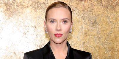 Scarlett Johansson Reveals Her Thoughts on Pamela Anderson's Makeup-Free Look at Paris Fashion Week - www.justjared.com