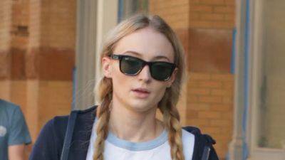 Sophie Turner's Latest 'Fit May Send a Message About How She's Doing Amid Joe Jonas Divorce - www.glamour.com - New York