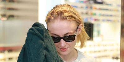 Sophie Turner Enjoys Lunch With Friends After Catching the Chiefs Game With Taylor Swift - www.justjared.com - New York - New Jersey - county Turner - Kansas City - county Rutherford
