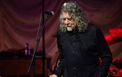 Watch Robert Plant sing Led Zeppelin’s ‘Stairway To Heaven’ for first time in 16 years - www.nme.com - California - county Andrew - county Henderson