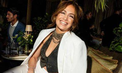Jennifer Lopez had the time of her life dancing to Usher and Adele in Las Vegas - us.hola.com - Las Vegas