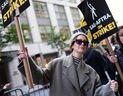 Thousands Of Stars Including Sarah Paulson, Chelsea Handler, Jon Hamm, Daveed Diggs, Christian Slater & Sandra Oh Tell SAG-AFTRA Leadership: “We Would Rather Stay On Strike Than Take A Bad Deal” - deadline.com - county Bradley - county Cooper