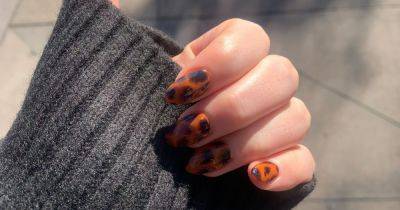 Tortoiseshell nails are trending again: Here's how to paint them yourself at home - www.ok.co.uk - Poland