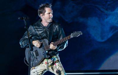 Watch Muse’s Matt Bellamy smash guitar and gift to fan at London O2 show - www.nme.com - Britain - USA - Ireland - city Stockholm