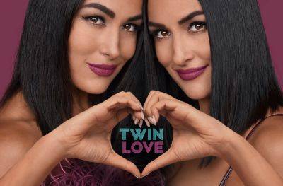 First Look At New Dating Show ‘Twin Love’, Hosted By The Bella Twins - etcanada.com
