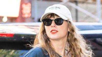 Taylor Swift Looks Like She’s Ready for Her Sporty Era in Her Most Casual ’Fit Ever - www.glamour.com - Hollywood - New York