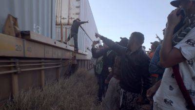 Juno Films Takes North America On Border Crossing Doc ‘The Caravan’ From Núria Clavero, Aitor Palacios - deadline.com - USA - city Santi - Honduras