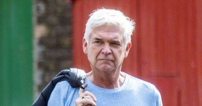 Phillip Schofield seen for first time in months as he reunites with wife Steph after 'unwise but not illegal' affair - www.manchestereveningnews.co.uk - Manchester