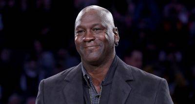 Michael Jordan Becomes First Athlete to Make It on the Forbes 400 Richest People List - www.justjared.com - Chicago - Jordan