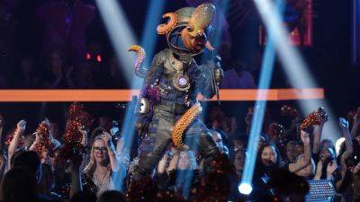 ‘The Masked Singer’ Reveals Identity of the Diver: Here’s the TV Villain Under the Costume - variety.com - USA - city Sandoval