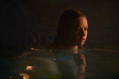 ‘Night Swim’ Trailer: Wyatt Russell & Kerry Condon Star In Blumhouse’s Supernatural Thriller On January 5, 2024 - theplaylist.net