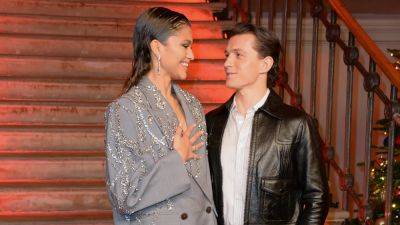 Zendaya and Tom Holland Look Straight Out of a Richard Curtis Film in Their Autumn Weekend Looks - www.glamour.com - USA