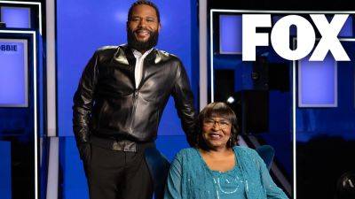 Anthony Anderson & Mom Doris Bowman Replacing Jamie & Corinne Foxx As Hosts Of Fox Game Show ‘We Are Family’ - deadline.com