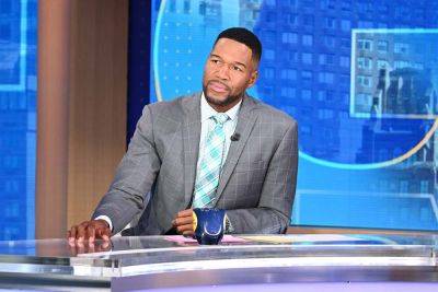 Michael Strahan returns to ‘Fox NFL Sunday’ after dealing with ‘personal family matters’ — but not ‘GMA’ - nypost.com